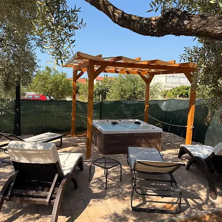 Mobile Olive Tree Apartamento Pakoštane