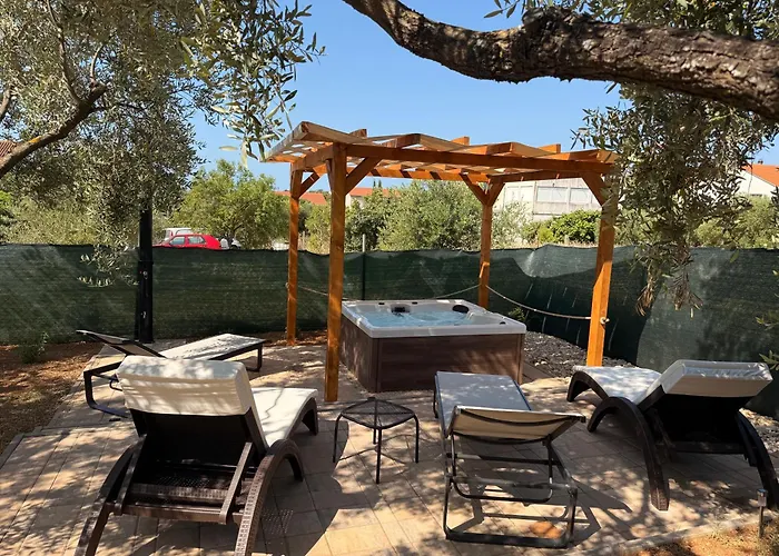 Mobile Olive Tree アパート Pakoštane